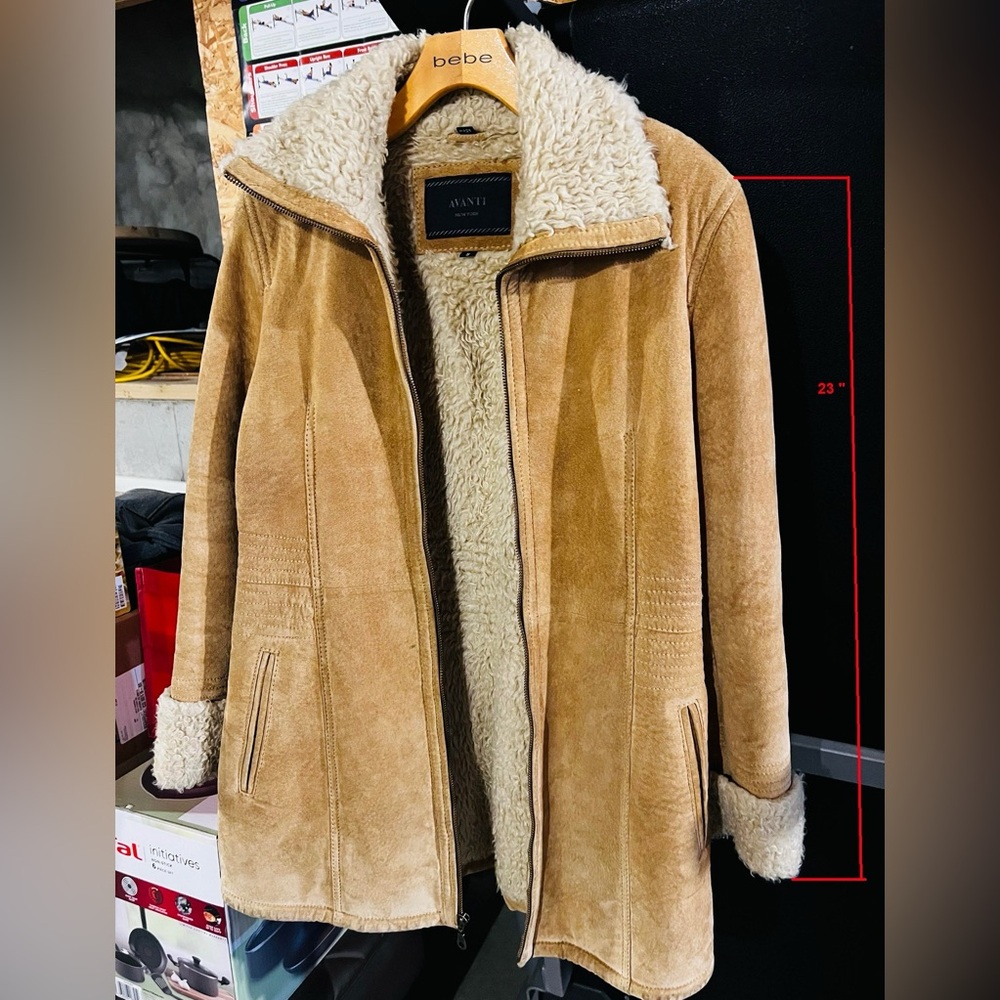 Avanti suede fur cuff sleeve.